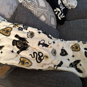 Astor + Rose Halloween Black Magic Cream Gold Black Blanket